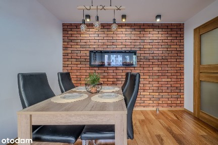 2 pokoje + GARDEROBA; ) duża. Do wejścia; )