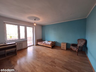 Kawalerka - CZELADŹ PIASKI - z dużym przestronnym balkonem!