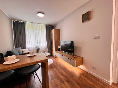 Zielona spokojna okolica, komfortowe mieszkanie z ogrzewaniem miejskim