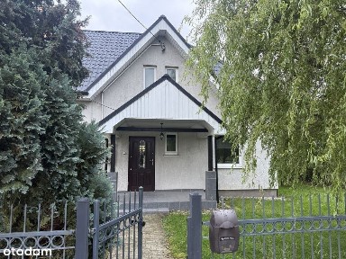 Piękny dom na sprzedaż w Dołujach.