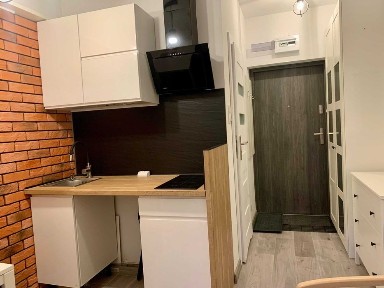 Najtańsza kawalerka gotowa do zamieszkania.