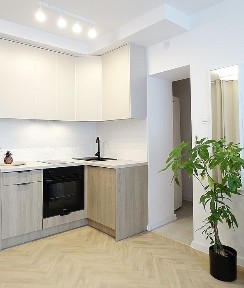 Kawalerka ul Sienkiewicza / Złota w niskim cichym bloku - bezpośrednio