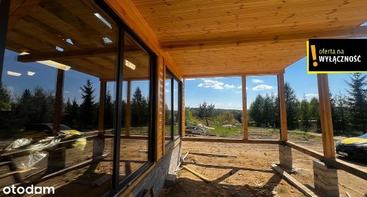 Drewniany domek nad zalewem Chańcza