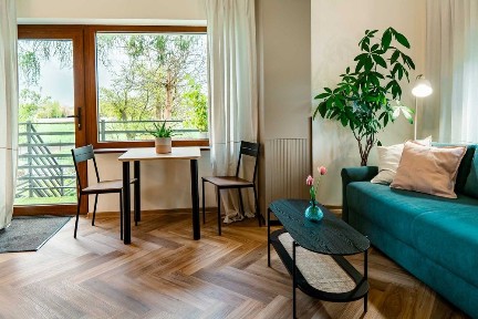 Wyposażone mieszkanie z balkonem i osobną sypialnią - wysoki standard