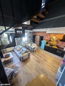 Przestronne mieszkanie 126,3 m² z ogrodem, garażem i dwoma gabinetami.