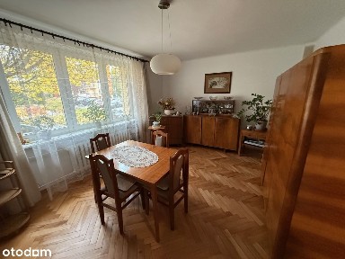 mieszkanie na parterze na spokojnym osiedlu w centrum