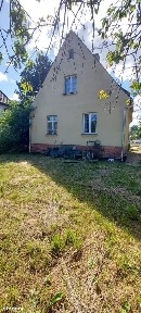 Na sprzedaż działka z domem jednorodzinnym z dużym potencjałem