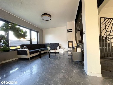 Taras od południa, garaż na 2 auta, rekuperacja, pompa ciepła.