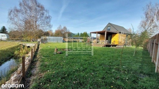Działka z domkiem letniskowym w Bronkowie.