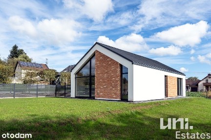 nowoczesny dom parterowy | duże przeszklenia HIT!