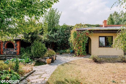 Dom wolnostojący, altana, garaż, bud. gospodarczy