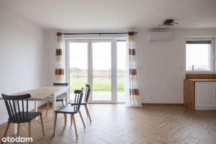 Dom do wynajęcia - Garaż -Domasław