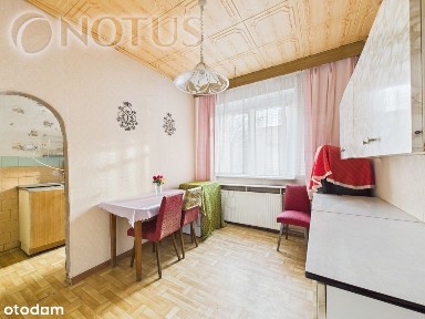 Dom 180,98 m², 8 pokoi.Dwa niezależne mieszkania.