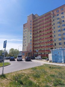 Lokal w wieżowcu na parterze-Ulica Orląt Lwowskich 1