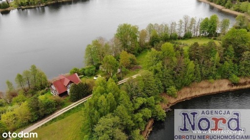 Dom przy dwóch jeziorach