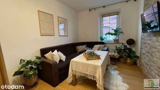 Przestronne jasne 4-pokojowe mieszkanie przy Rynku