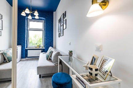 Przytulna kawalerka w monitorowanej kamienicy blisko centrum Łodzi