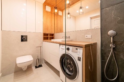 Elegancka nowa kawalerka, klimatyzacja, centrum Leśna 2