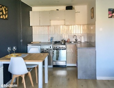 2 Pokoje, I Piętro W Niskim Bloku