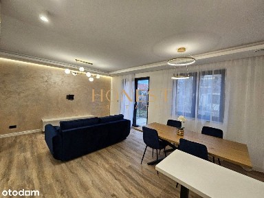 Nowy Dom w centrum Starej Miłosnej