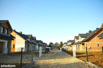 Bliźniak na dużej działce