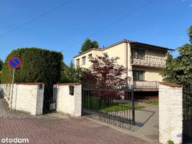 Zadbany dom w centrum Baranowa Sandomierskiego