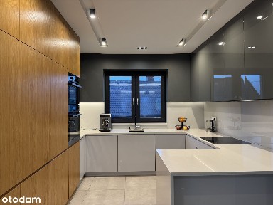 Dom, 2 mieszkania, niskie koszty utrzymania, atrakcyjna lokalizacja