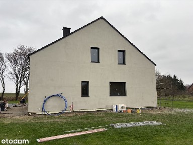 Piękny dom w spokojnej okolicy! Dostępny lokal po lewej stronie!