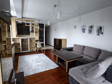 Wynajmę 3 - pokojowe, świeżo odświeżone mieszkanie w centrum