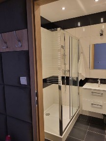 Wynajem kawalerki cena za całość