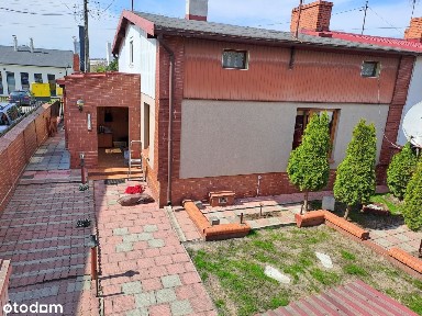 Dom 90m2 + strych z ogrodem i dwoma budynkami gospodarczymi