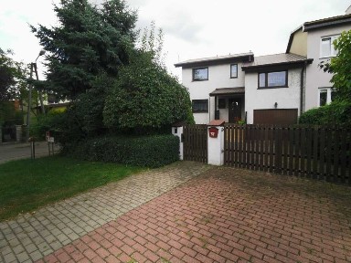 Dom z garażem skrajny szeregowiec Konin Wilków