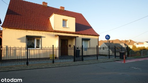 Dom rodzinny z ogrodem z bajki