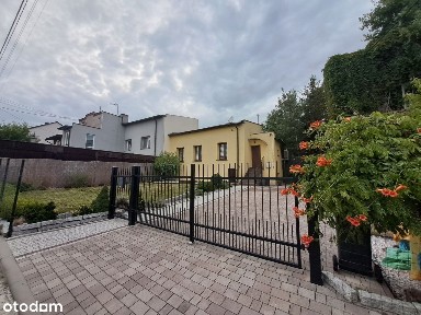 Budynek wraz z działką na sprzedaż - osiedle Warpie Będzin.