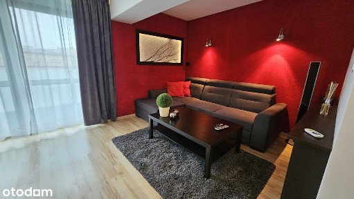 Przytulne mieszkanie w centrum, z garażem, klimatyzacja, balkon.