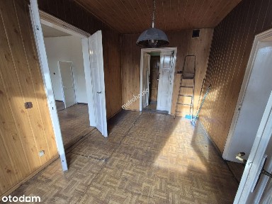 Mieszkanie na parterze w kamienicy w Centrum miasta. 49 m. do remontu