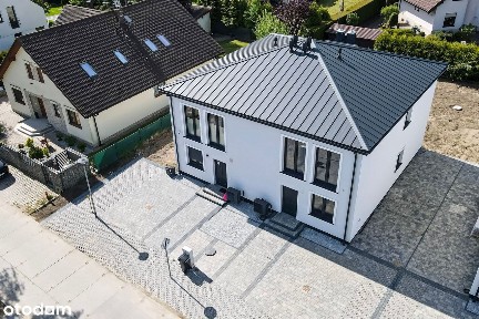 Nowoczesny bliźniak | duży parking i ogród | rekuperacja | kominek