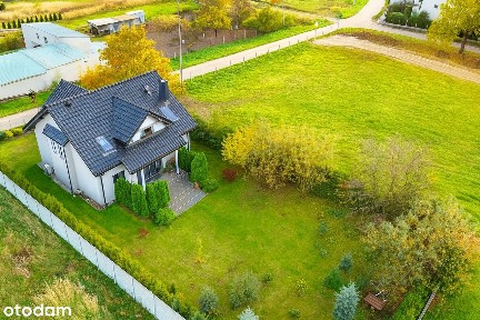 Komfortowy dom 177 m2 z pompą ciepła i dużym ogrodem 900m2 / Bielawa