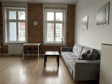 Kawalerka w centrum, blisko browaru. Winda w kamienicy!