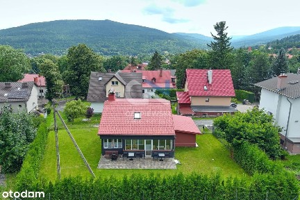 Centrum,wolnostojący,110m2 (6pok+kuchnia)+piwnica+garaż+strych,dz.713m2