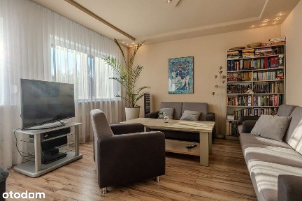 Przestronny dom na Osiedlu Kwiatowym Fotowoltaika Pompa ciepła 3garaże