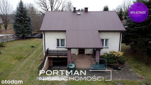 Dom w bliskim sąsiedztwie rzeki i lasu.