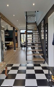 Dom z antresolą i garażem, 180 m2