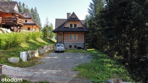 Nowy drewniany dom na polanie Pająkówka