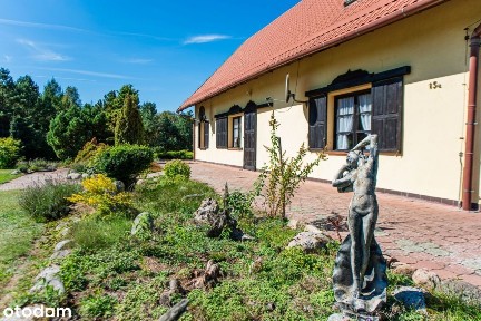 Piękna posiadłość z lasem i dostępem do jeziora!