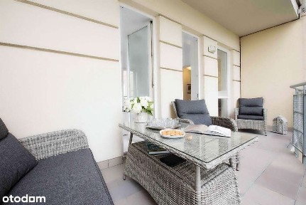 Elegancki apartament z widokiem na park Skaryszews