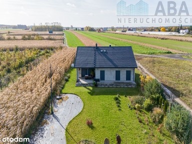 Dom parterowy - gotowy do zamieszkania, z dużą działką i garażem