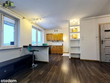 2 pok w nowym budownictwie, 2008r, Garaż