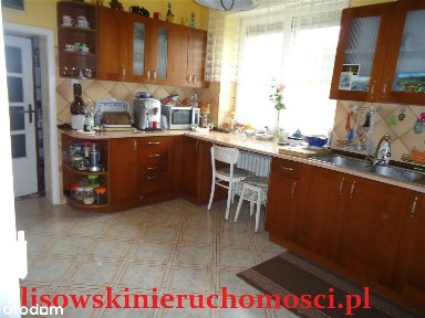 Dom 290m2 + hale 680m2 + działka 1,34 ha, Emilia