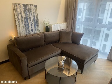 Stylowe mieszkanie z miejscem w hali garażowej i windą w budynku